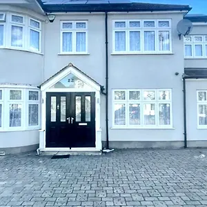 Double En-suite Free Parking Guest house