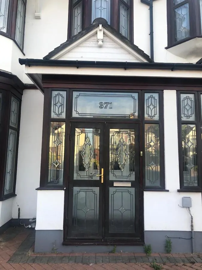 371 Guest House Ig1 4Uq